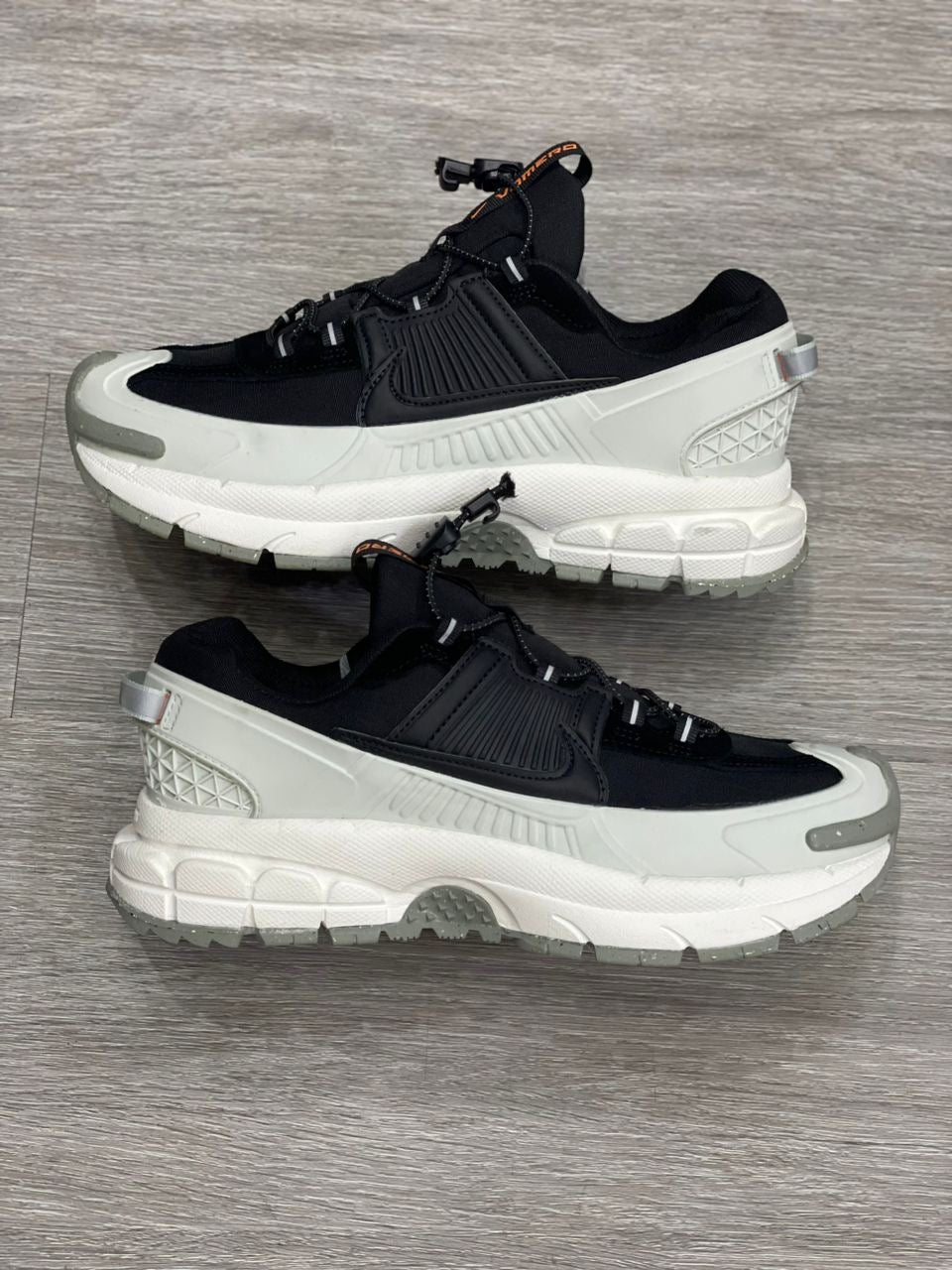 Nike Vomero 5