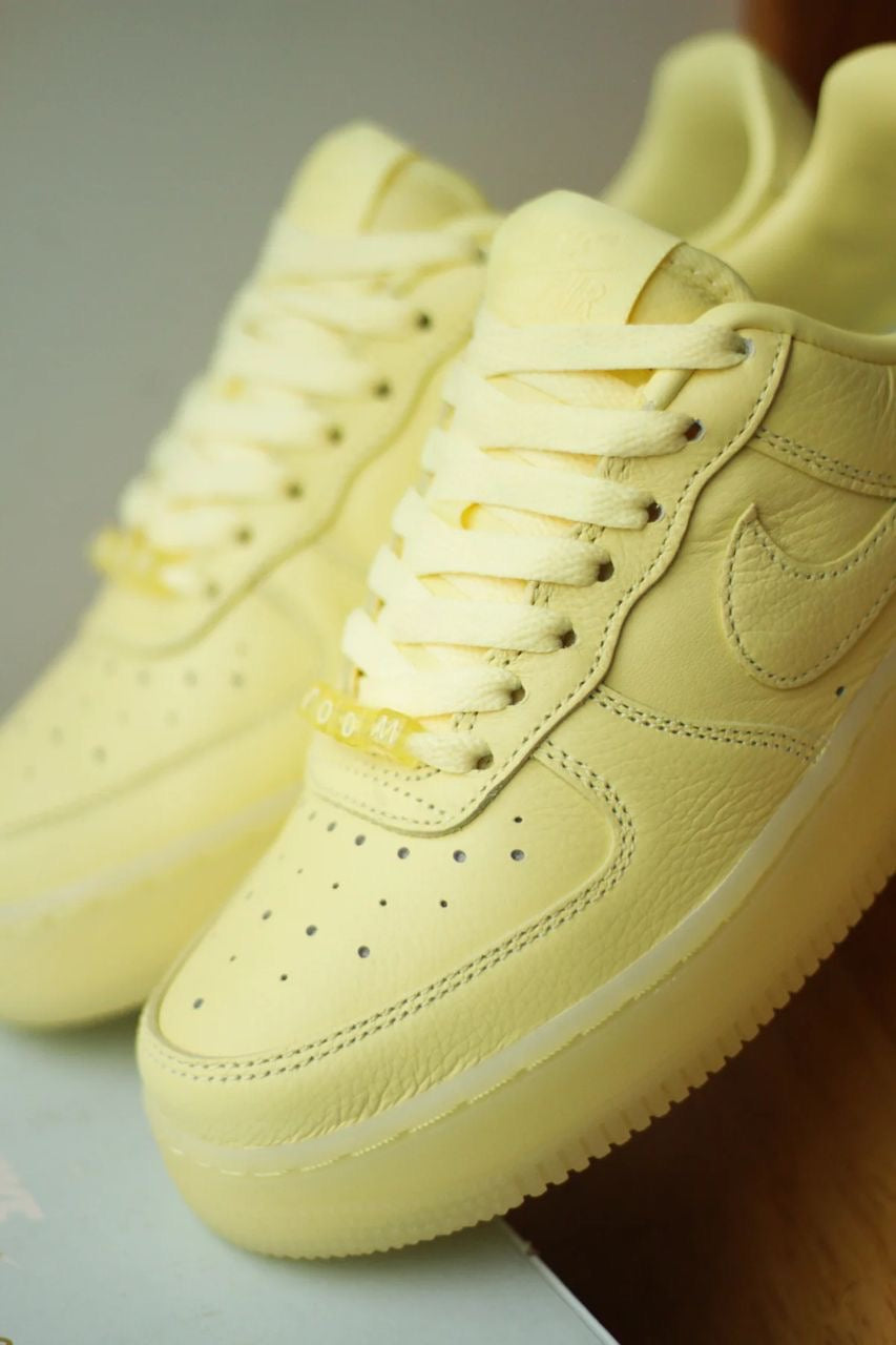 Nike Air Force 1 - Yellow