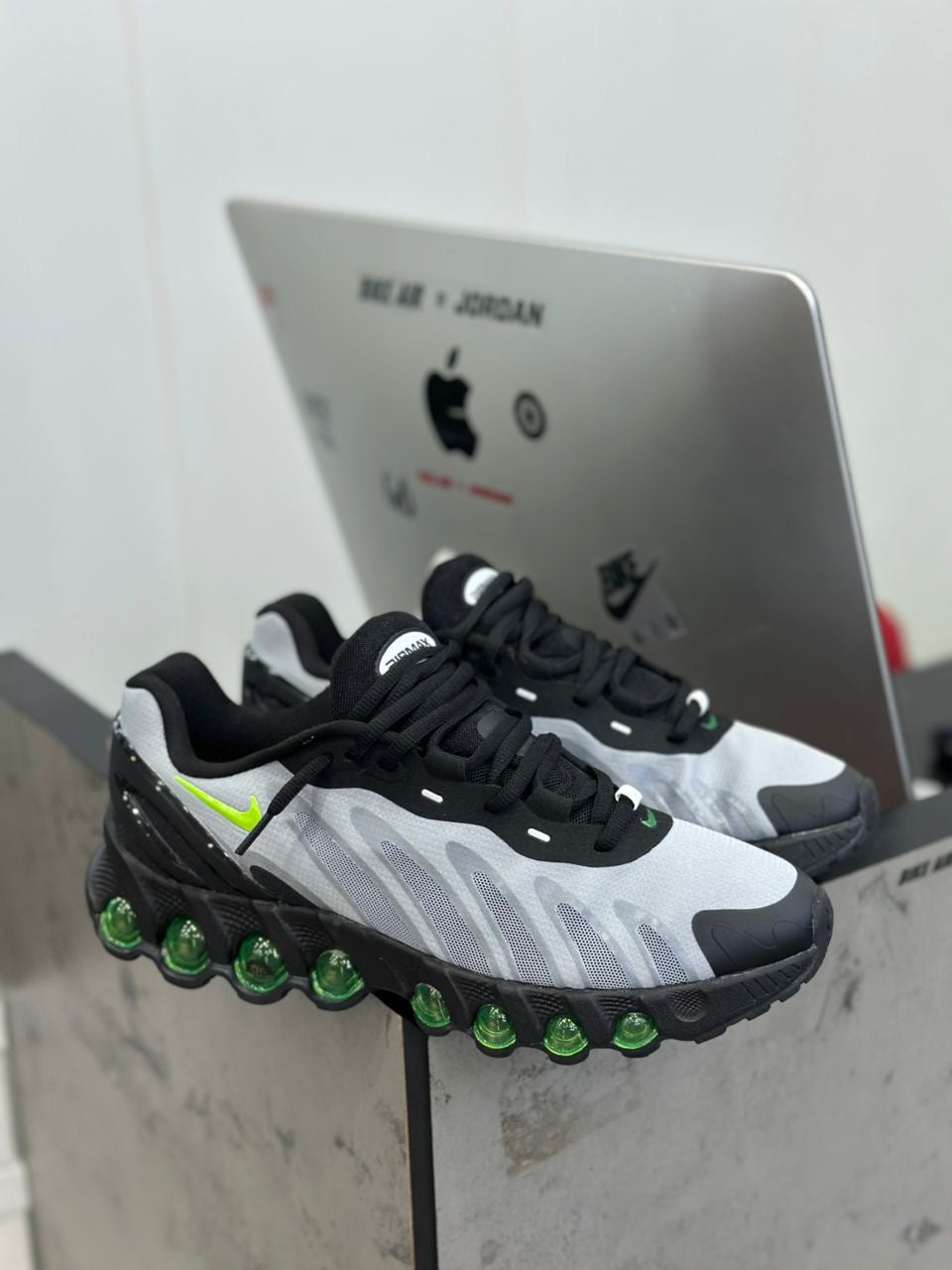 Air Max DN8
